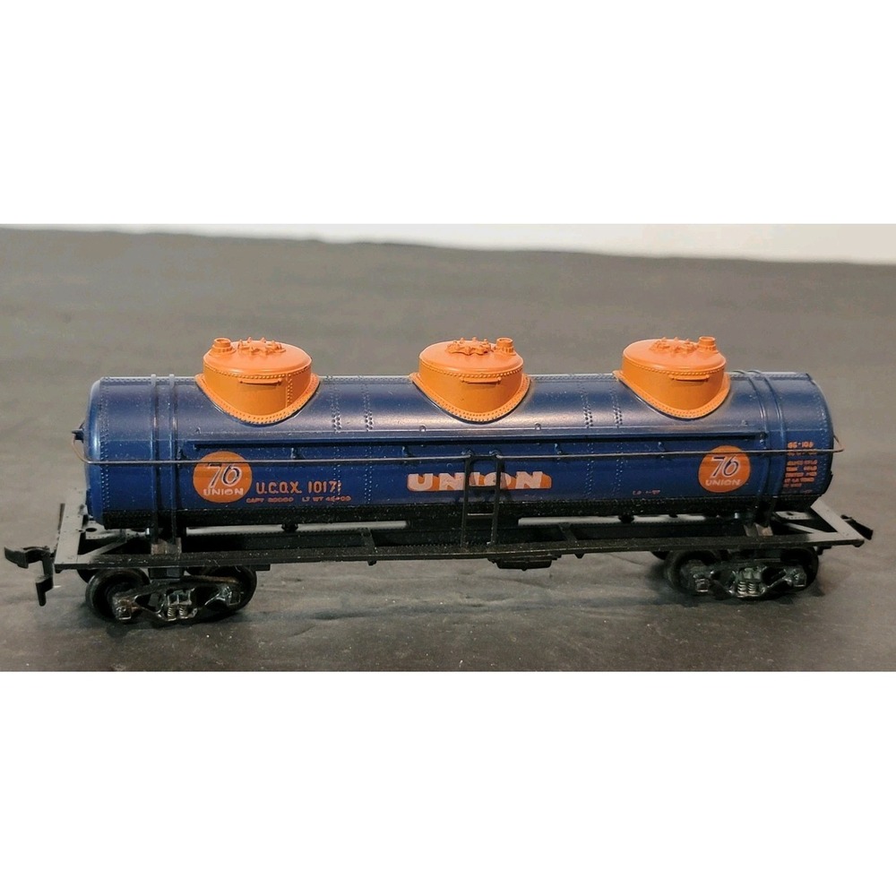 HO Scale 76 Union Oil Tripple Dome Tanker Car‎ Athearn Model Train Orange Blue